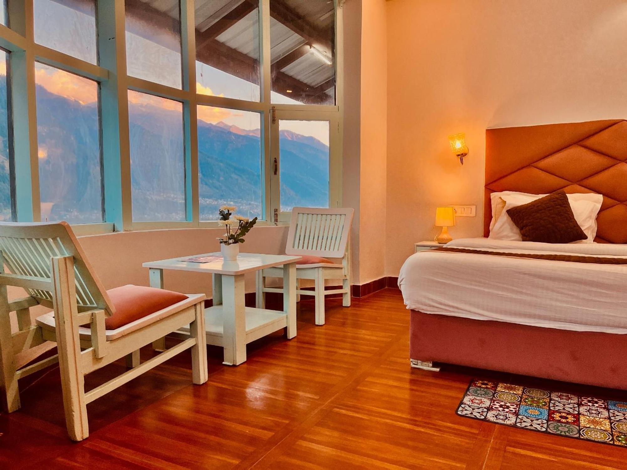 Hadimba Hill View By Hadimba Palace, Manali - Premium Room ! Family Hotel ! Parking ! Near Hadimba Temple Exterior photo