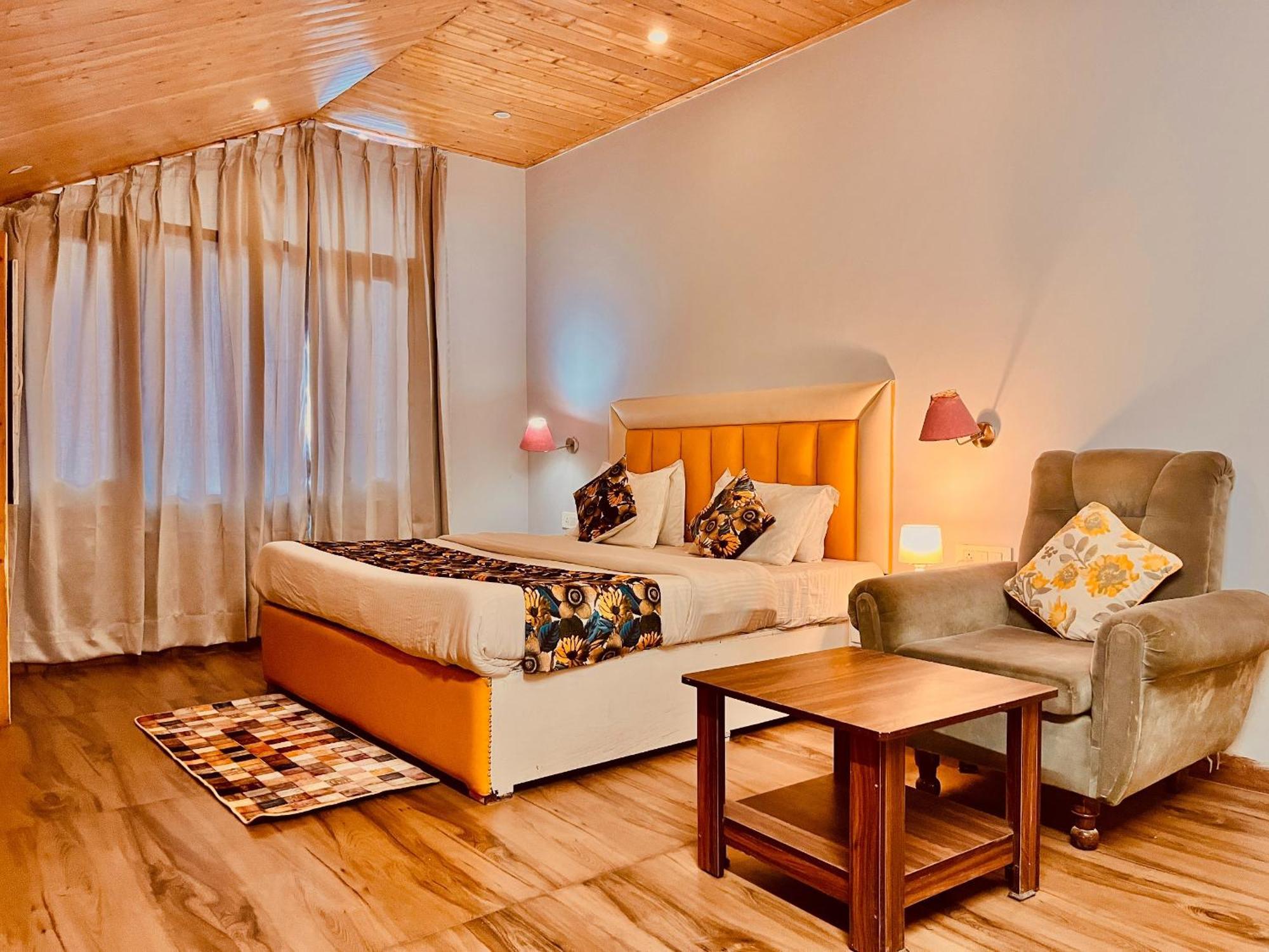 Hadimba Hill View By Hadimba Palace, Manali - Premium Room ! Family Hotel ! Parking ! Near Hadimba Temple Exterior photo