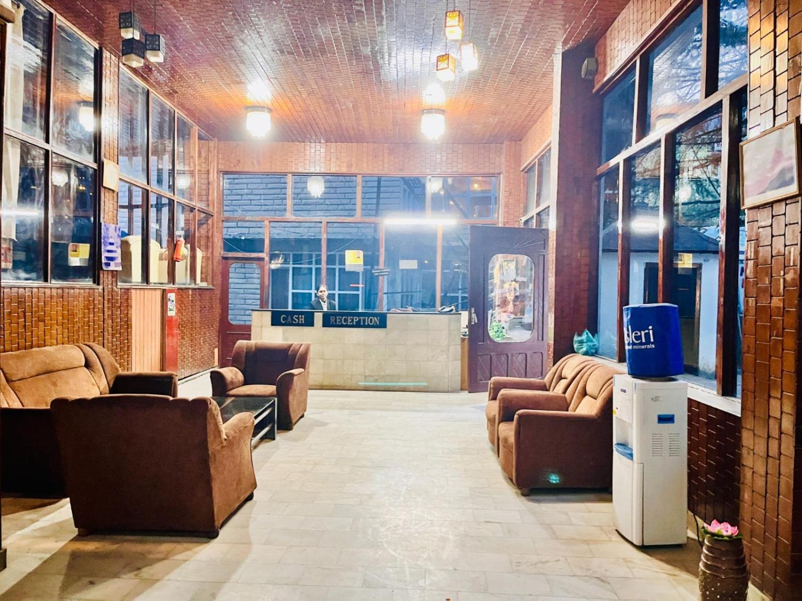 Hadimba Hill View By Hadimba Palace, Manali - Premium Room ! Family Hotel ! Parking ! Near Hadimba Temple Exterior photo