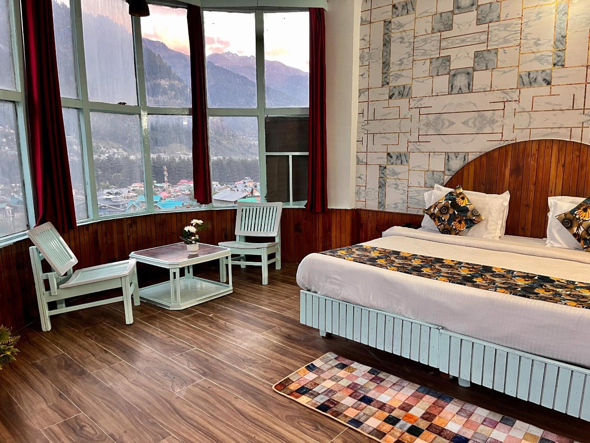 Hadimba Hill View By Hadimba Palace, Manali - Premium Room ! Family Hotel ! Parking ! Near Hadimba Temple Exterior photo