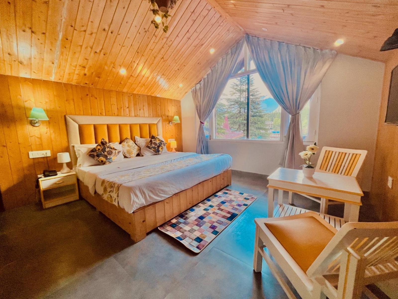 Hadimba Hill View By Hadimba Palace, Manali - Premium Room ! Family Hotel ! Parking ! Near Hadimba Temple Exterior photo