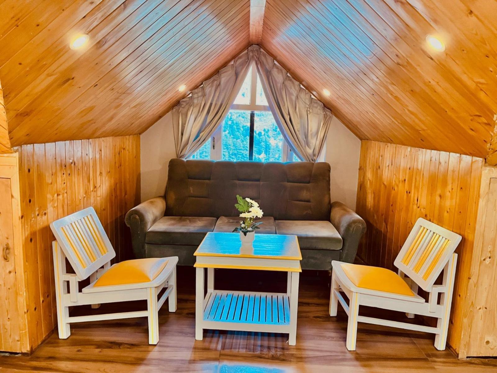 Hadimba Hill View By Hadimba Palace, Manali - Premium Room ! Family Hotel ! Parking ! Near Hadimba Temple Exterior photo
