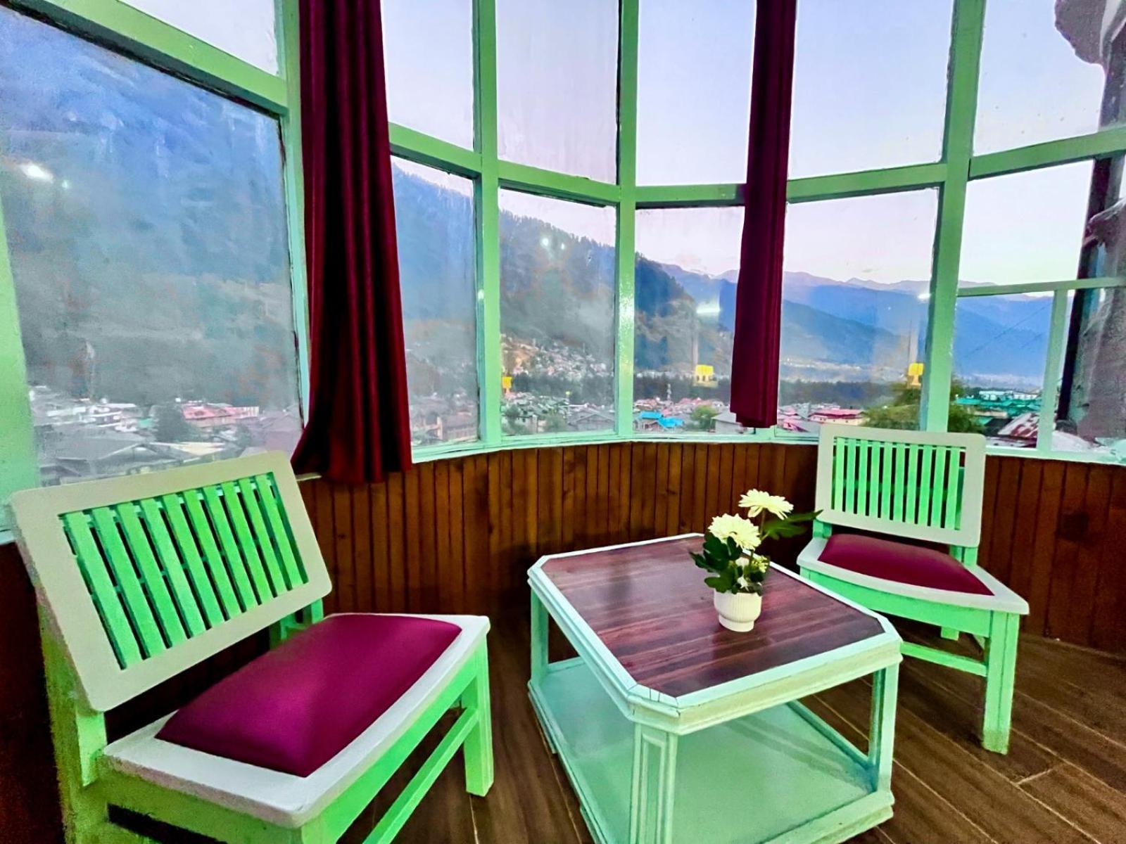 Hadimba Hill View By Hadimba Palace, Manali - Premium Room ! Family Hotel ! Parking ! Near Hadimba Temple Exterior photo