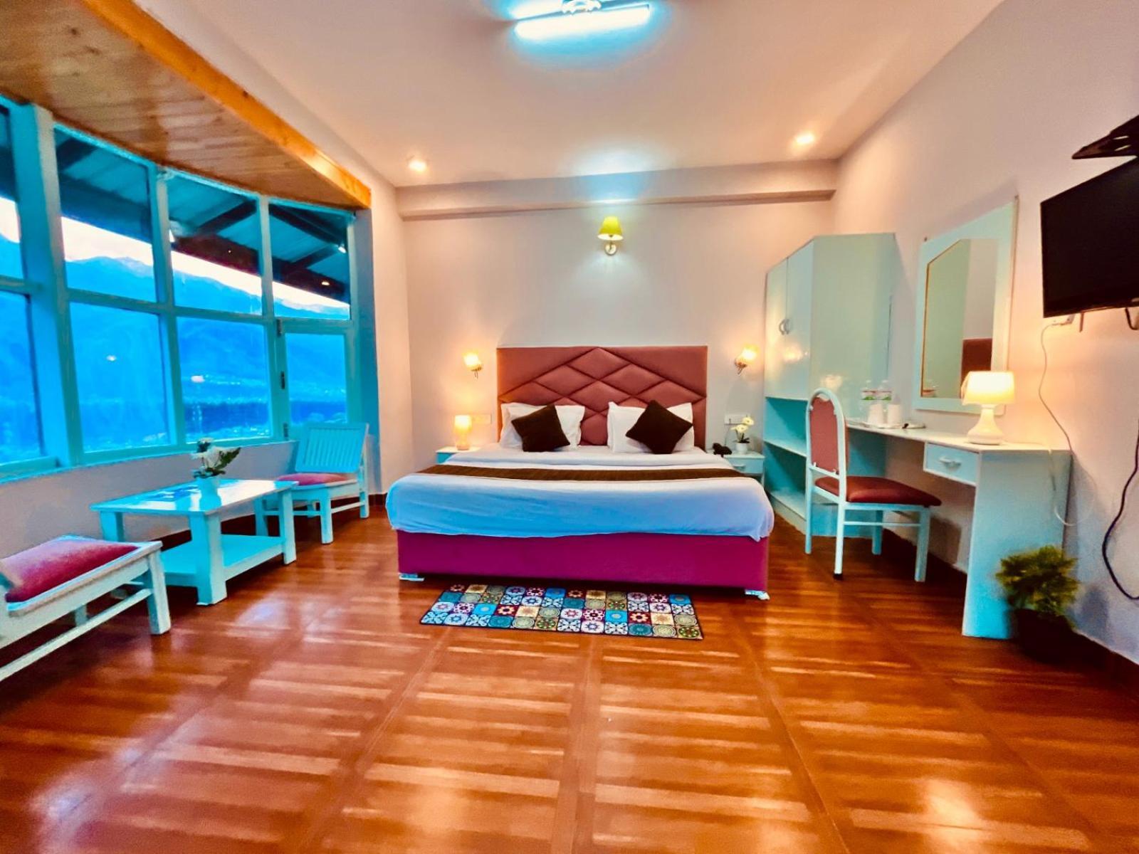 Hadimba Hill View By Hadimba Palace, Manali - Premium Room ! Family Hotel ! Parking ! Near Hadimba Temple Exterior photo