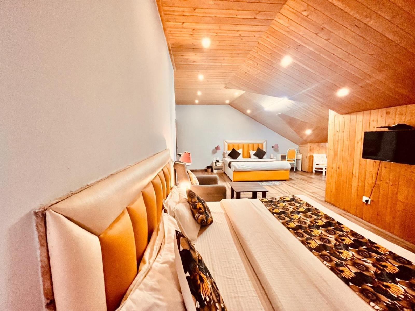 Hadimba Hill View By Hadimba Palace, Manali - Premium Room ! Family Hotel ! Parking ! Near Hadimba Temple Exterior photo
