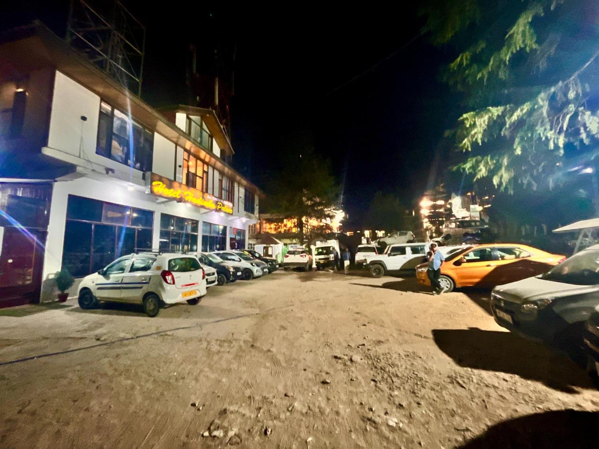 Hadimba Hill View By Hadimba Palace, Manali - Premium Room ! Family Hotel ! Parking ! Near Hadimba Temple Exterior photo