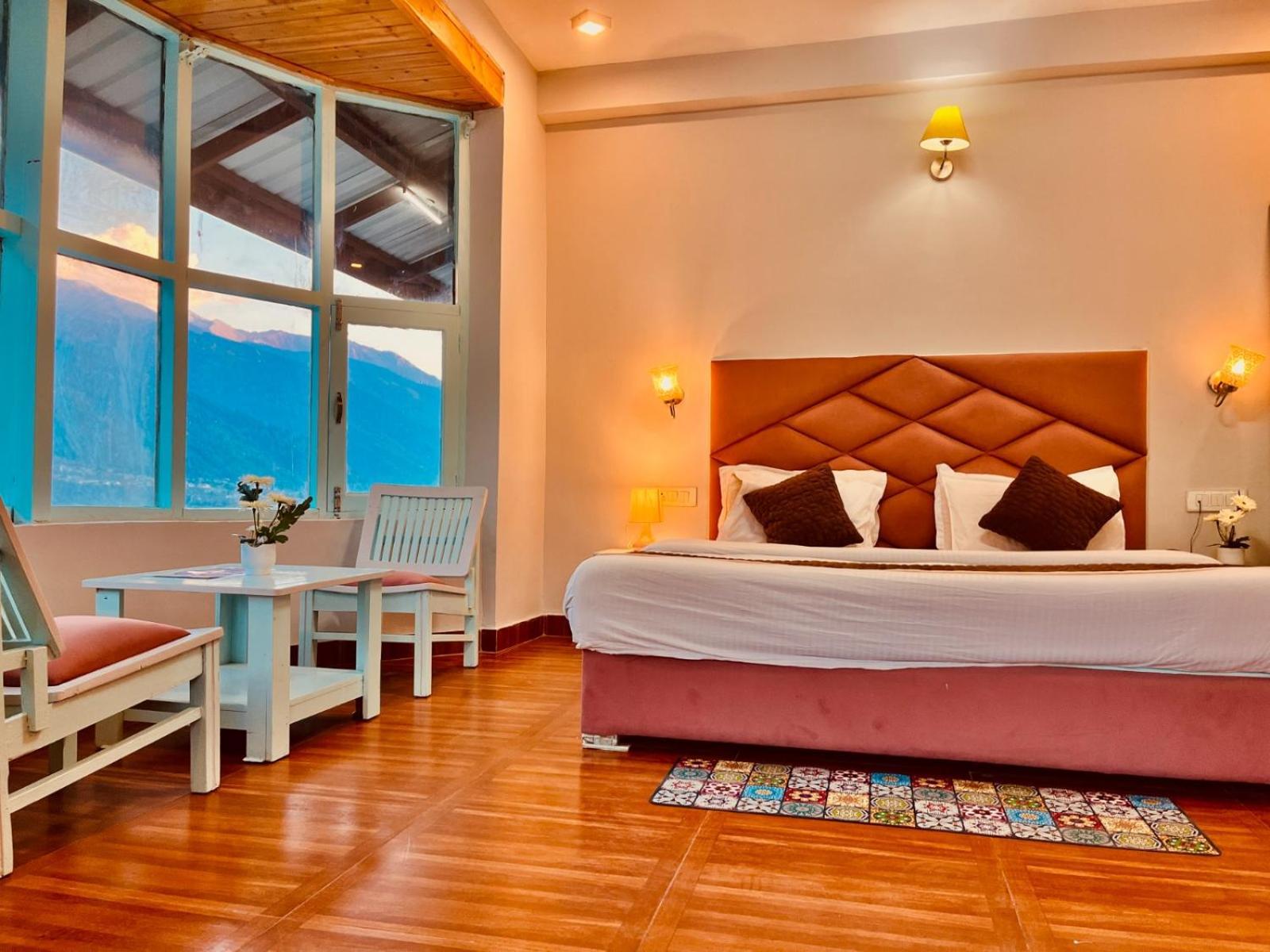 Hadimba Hill View By Hadimba Palace, Manali - Premium Room ! Family Hotel ! Parking ! Near Hadimba Temple Exterior photo