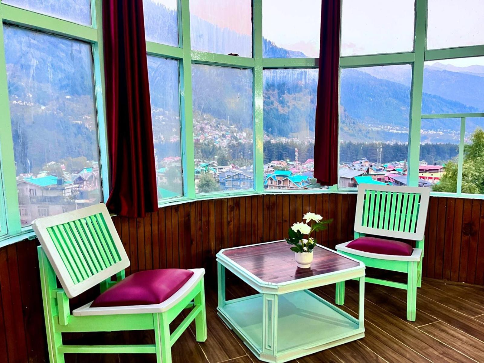 Hadimba Hill View By Hadimba Palace, Manali - Premium Room ! Family Hotel ! Parking ! Near Hadimba Temple Exterior photo